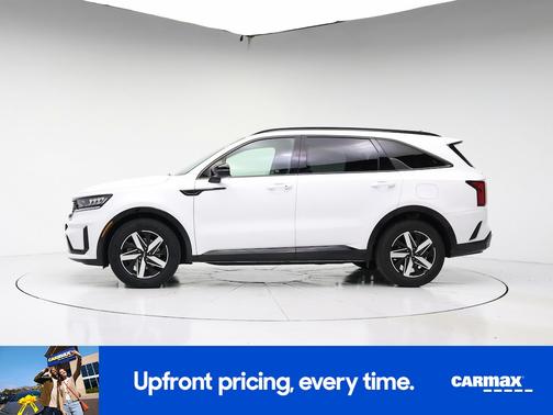White 2023 Kia Sorento S