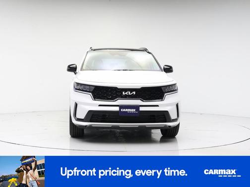 White 2023 Kia Sorento S