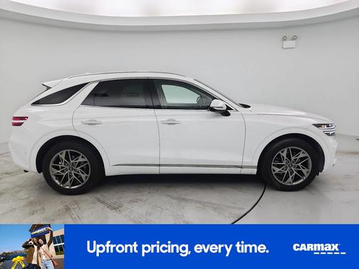 White 2022 Genesis GV70