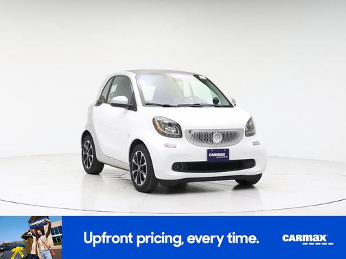 White 2016 smart ForTwo Passion