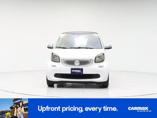 White 2016 smart ForTwo Passion