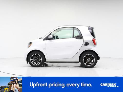 White 2016 smart ForTwo Passion