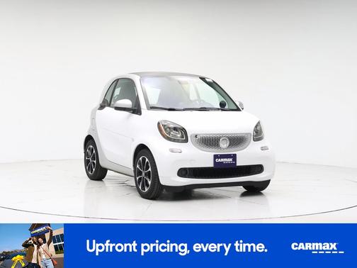 White 2016 smart ForTwo Passion