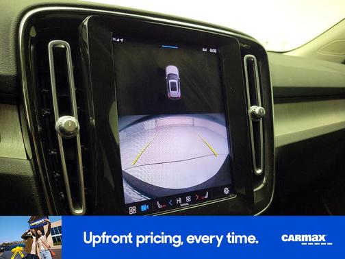 2023 Volvo XC40 B5 Plus Bright Theme