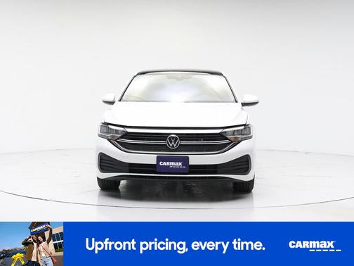 White 2024 Volkswagen Jetta SE