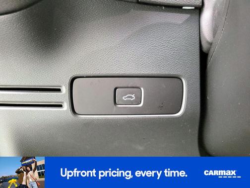 2023 Volvo XC40 B5 Plus Bright Theme