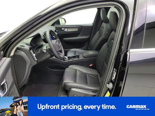 2023 Volvo XC40 B5 Plus Bright Theme