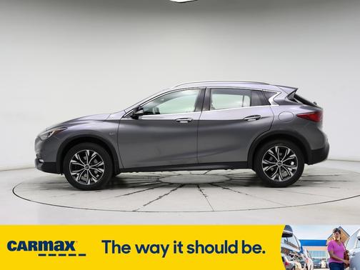 2017 INFINITI QX30 Premium