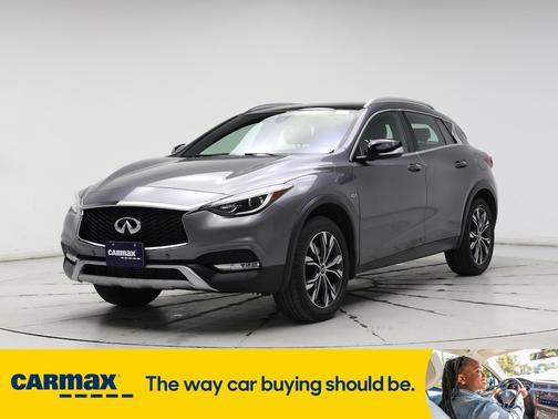 2017 INFINITI QX30 Premium