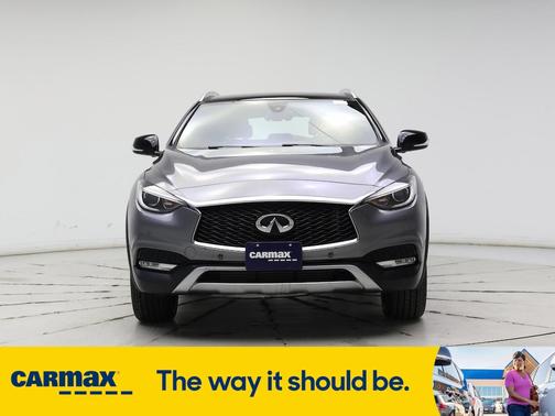 2017 INFINITI QX30 Premium