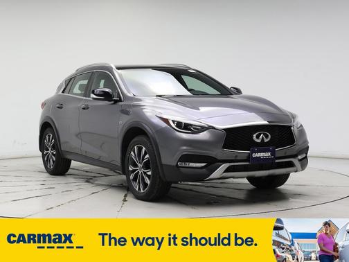 2017 INFINITI QX30 Premium