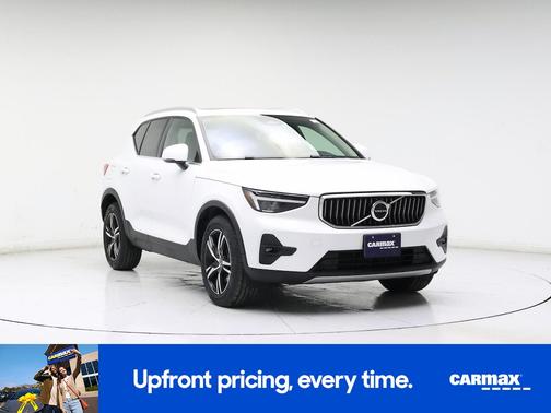 2023 Volvo XC40 B5 Plus Bright Theme