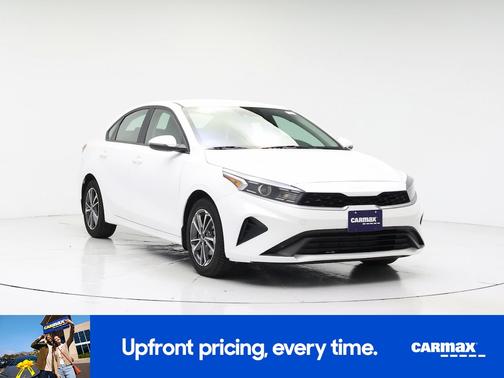 White 2022 Kia Forte FE