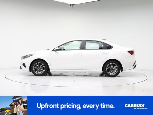 White 2022 Kia Forte FE