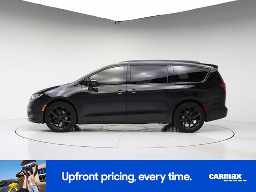 Black 2023 Chrysler Pacifica Limited