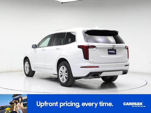 White 2024 Cadillac XT6 Luxury