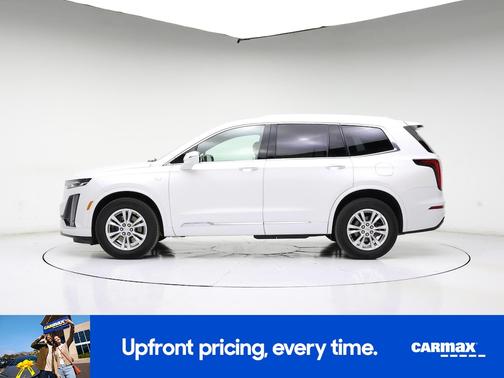 White 2024 Cadillac XT6 Luxury
