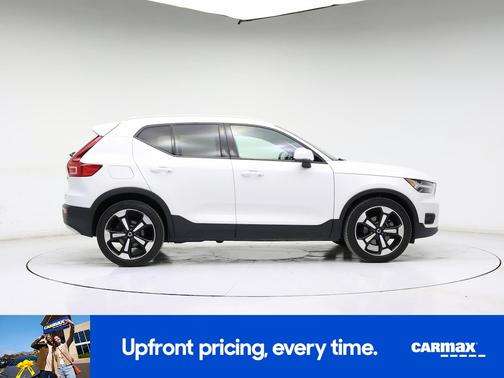 2020 Volvo XC40 T5 Momentum