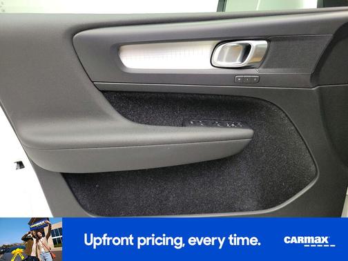 2020 Volvo XC40 T5 Momentum