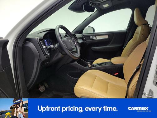 2020 Volvo XC40 T5 Momentum