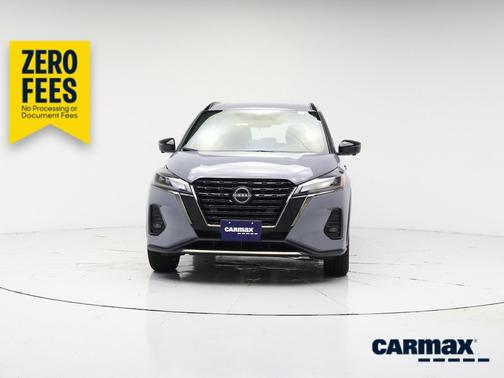 Gray 2024 Nissan Kicks SR