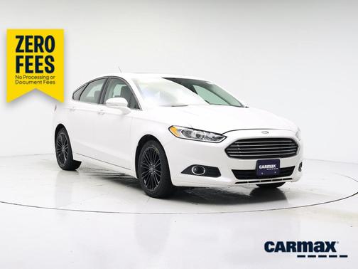 White 2014 Ford Fusion SE