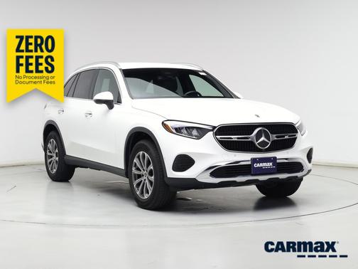 White 2024 Mercedes-Benz GLC 300
