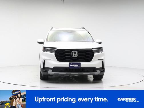 White 2024 Honda Pilot Elite