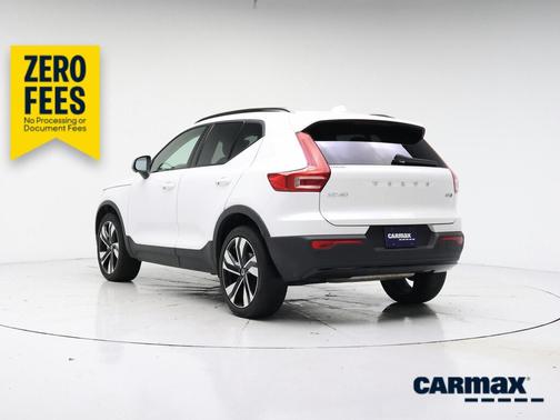 White 2024 Volvo XC40 B5 Ultimate Bright Theme