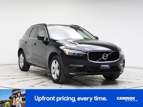2022 Volvo XC60 B5 Momentum