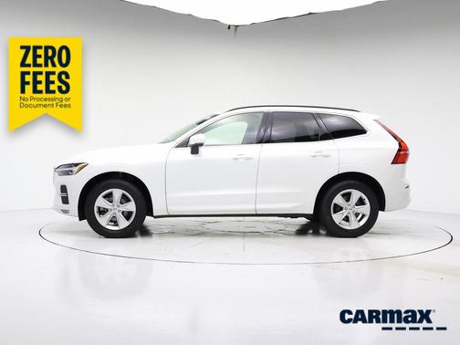 White 2022 Volvo XC60 B5 Momentum