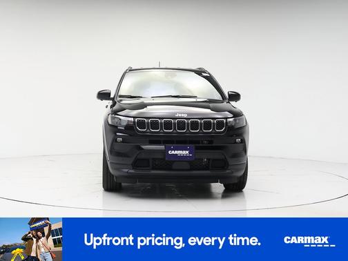 Black 2024 Jeep Compass Latitude Lux