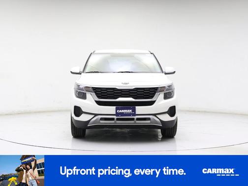 White 2021 Kia Seltos LX