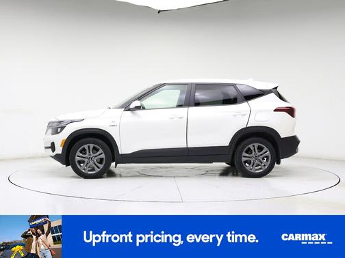 White 2021 Kia Seltos LX