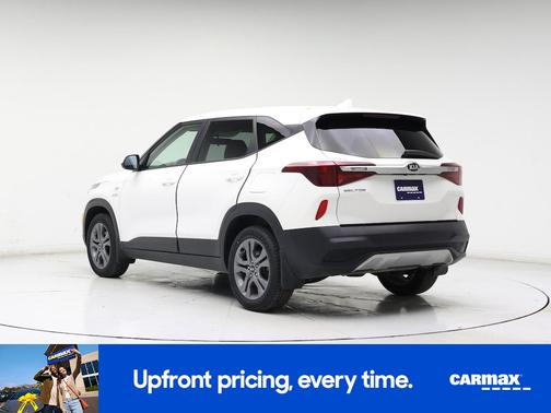 White 2021 Kia Seltos LX