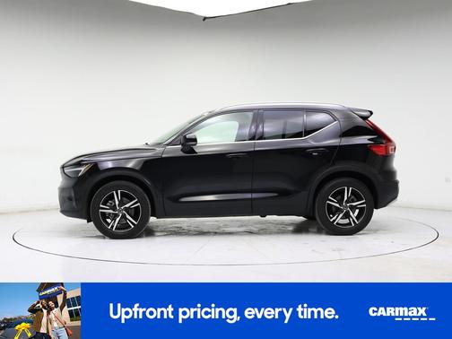 2023 Volvo XC40 B5 Plus Bright Theme