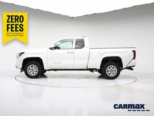 White 2025 Toyota Tacoma SR5