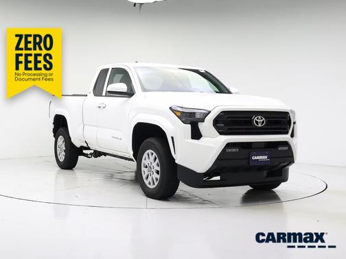 White 2025 Toyota Tacoma SR5
