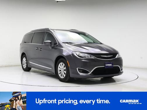 Gray 2018 Chrysler Pacifica Touring L