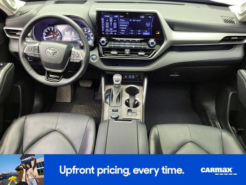 Blue 2022 Toyota Highlander Platinum