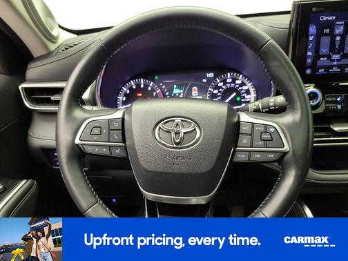 Blue 2022 Toyota Highlander Platinum