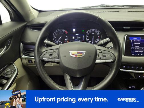 White 2023 Cadillac XT4 Luxury