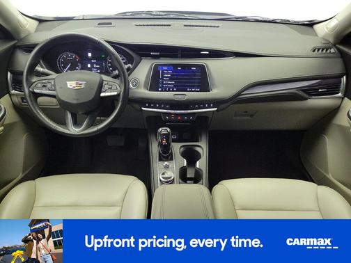 White 2023 Cadillac XT4 Luxury