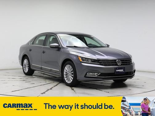 2016 Volkswagen Passat SE
