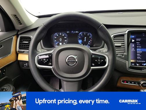 2021 Volvo XC90 T6 Momentum