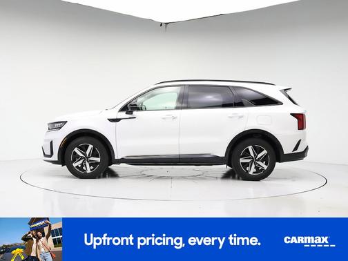 White 2023 Kia Sorento S
