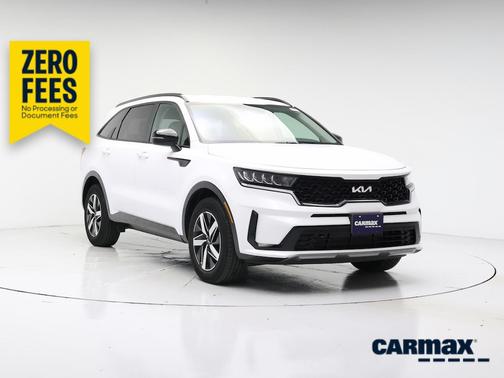 White 2023 Kia Sorento S