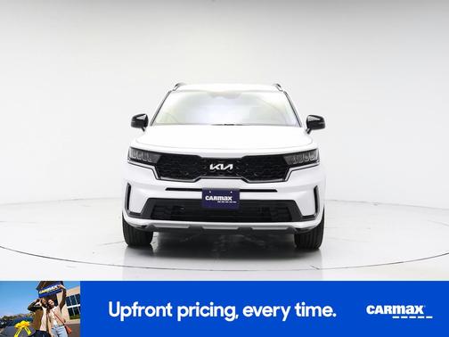 White 2023 Kia Sorento S