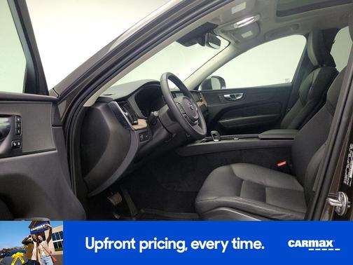 2022 Volvo XC60 B5 Momentum