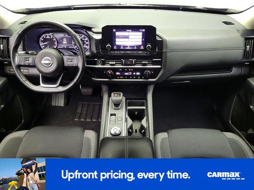 2023 Nissan Pathfinder SV